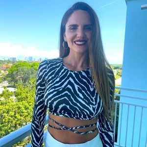 NEW! Sexy Backless Lace ups Pullover Tees Women Black O-neck Slim Longsleeve